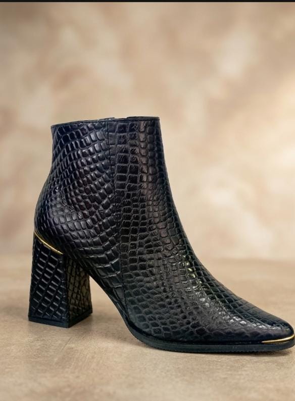 7AS 241 7 1/2 CUERO CROCO NEGRO